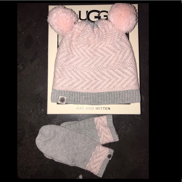 UGG Other - NEW!! ! 4-6 YEARS OLD UGG HAT & MITTEN